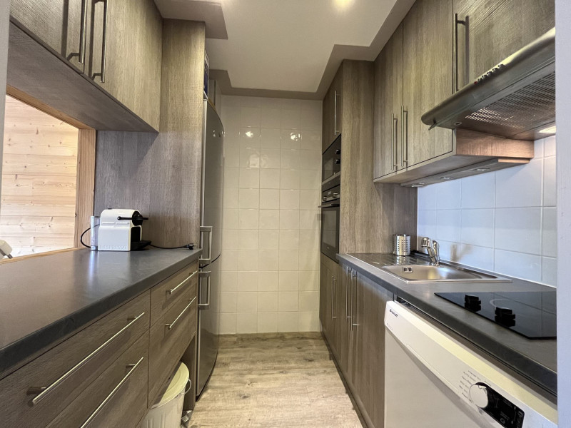 _lv_images__lot_0000100025_07_18519189