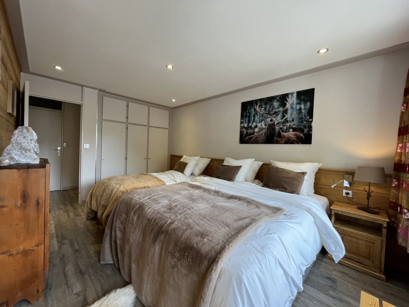 _lv_images__lot_0000100025_09_18307538