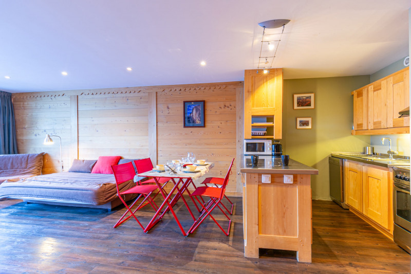 _lv_images__lot_0000100031_01_17940754