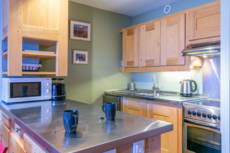 _lv_images__lot_0000100031_04_18503573