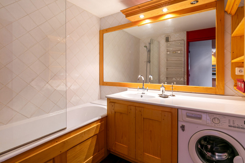 _lv_images__lot_0000100031_07_18432213