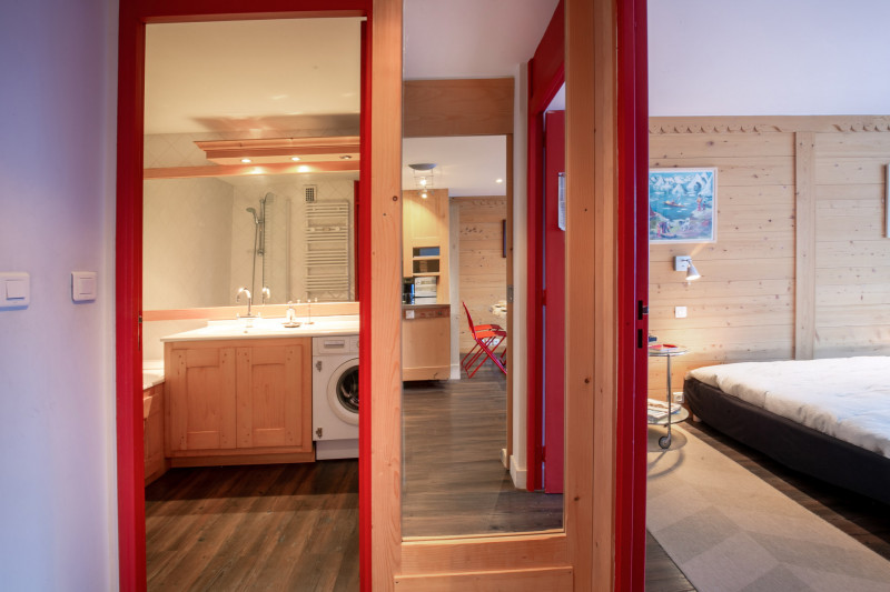 _lv_images__lot_0000100031_08_18225314