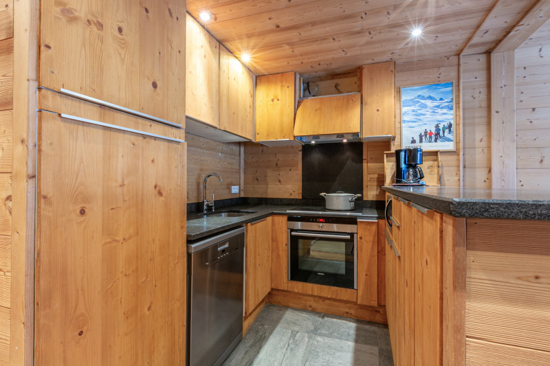 _lv_images__lot_0000100038_05_18448970