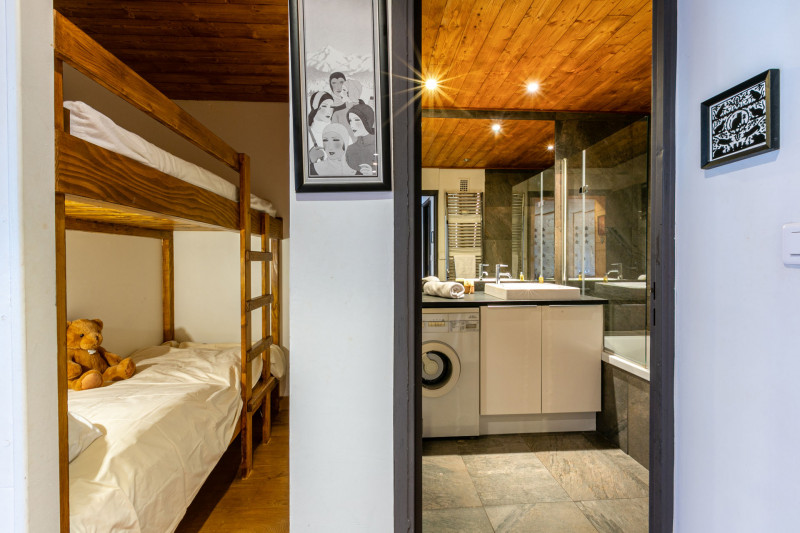 _lv_images__lot_0000100038_08_18448973