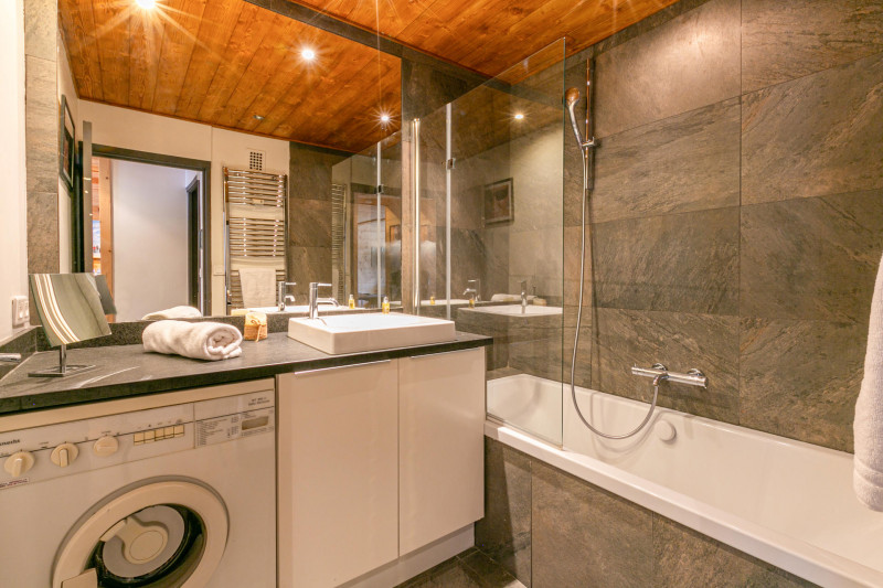 _lv_images__lot_0000100038_09_18197899