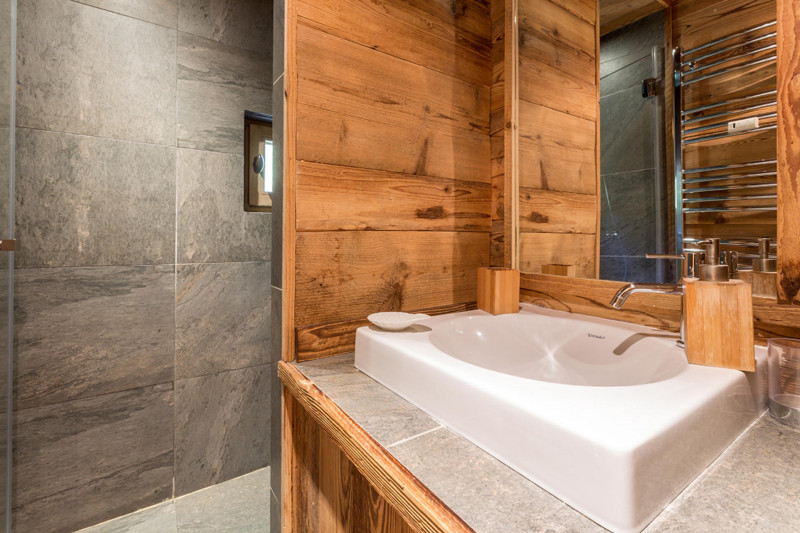 _lv_images__lot_0000100061_11_17444869