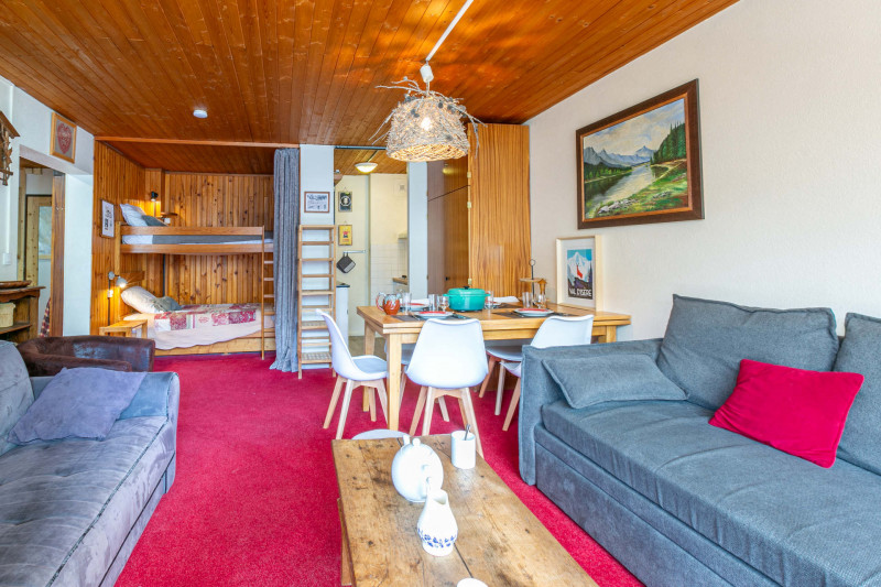 _lv_images__lot_0000110032_01_17760190