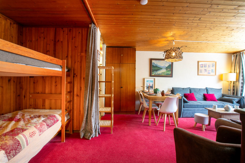 _lv_images__lot_0000110032_06_18517792