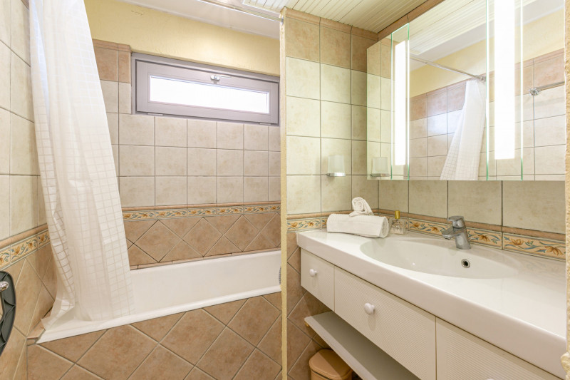 _lv_images__lot_0000110036_06_18452165