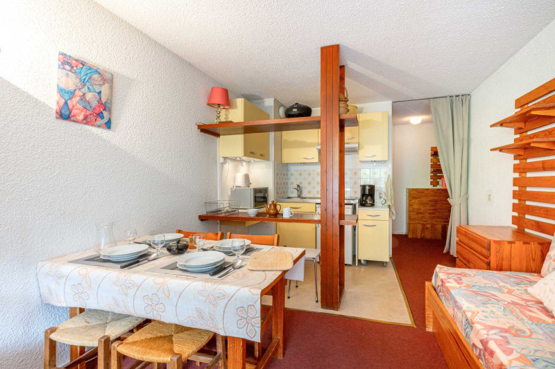 _lv_images__lot_0000120031_03_18340786