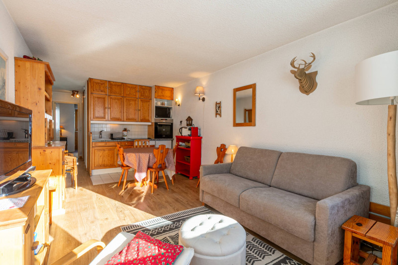 _lv_images__lot_0000120109_02_18449393