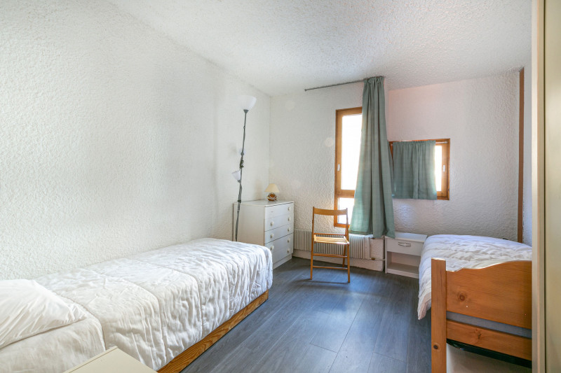 _lv_images__lot_0000140033_06_17941763