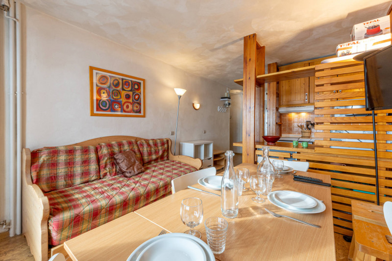 _lv_images__lot_0000140050_03_18448768