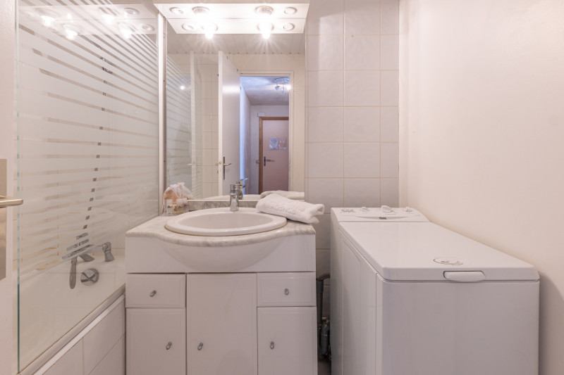 _lv_images__lot_0000140050_09_18558107