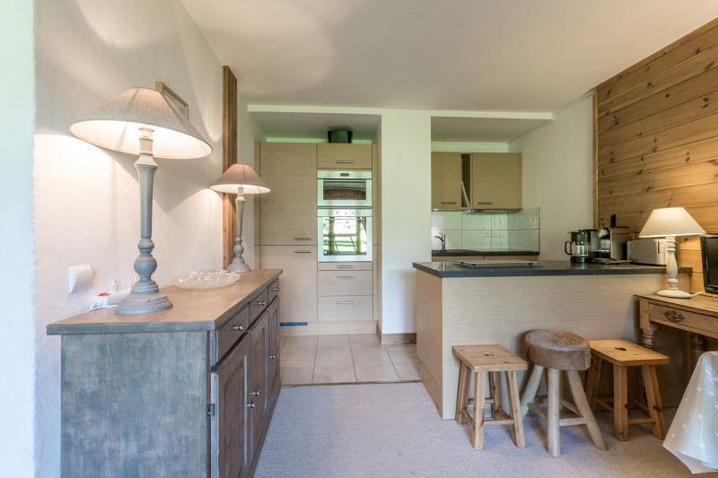 _lv_images__lot_0000140070_04_17784914