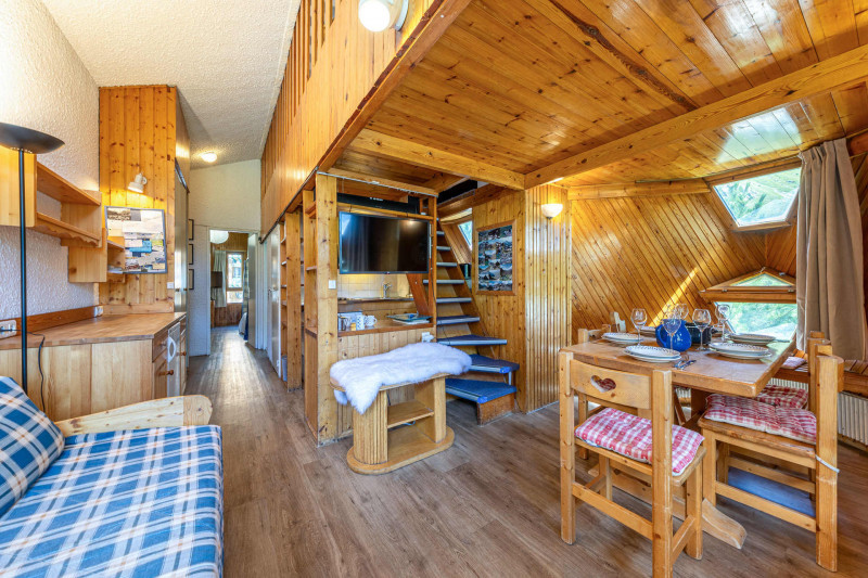 _lv_images__lot_0000140073_02_18308057