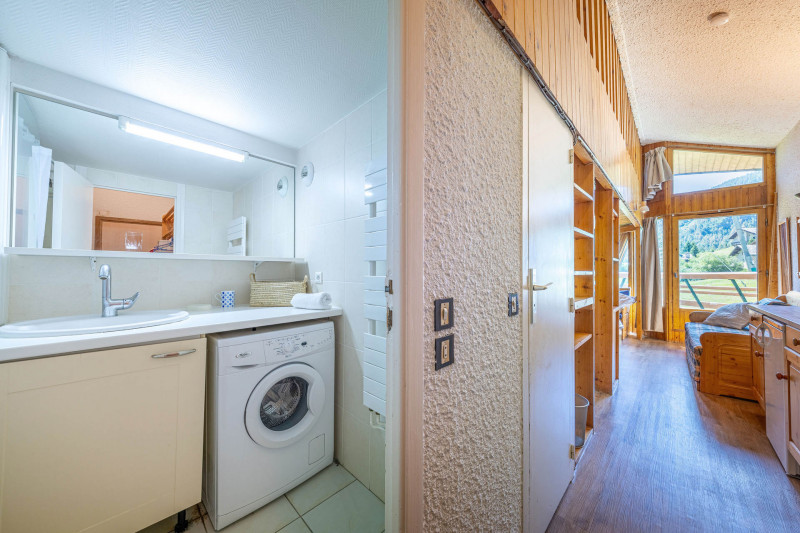 _lv_images__lot_0000140073_12_18228167