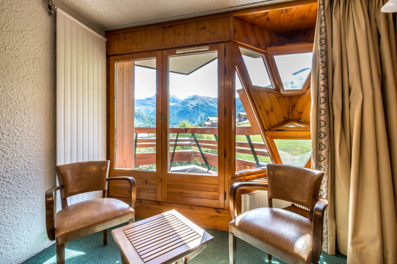 _lv_images__lot_0000140075_04_19328525
