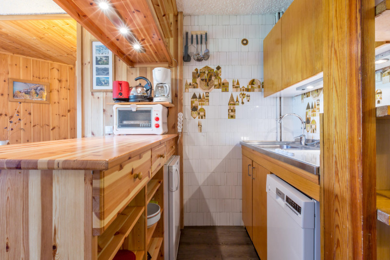 _lv_images__lot_0000140080_03_18120017