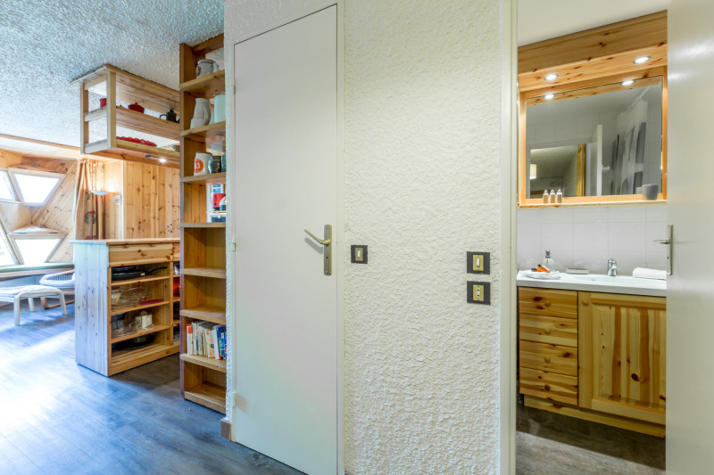 _lv_images__lot_0000140080_05_18549310