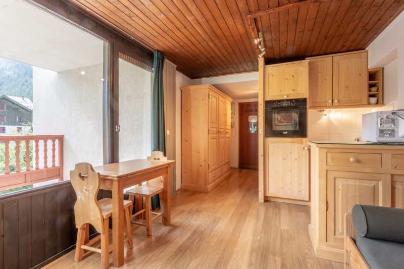 _lv_images__lot_0000150046_03_18263385