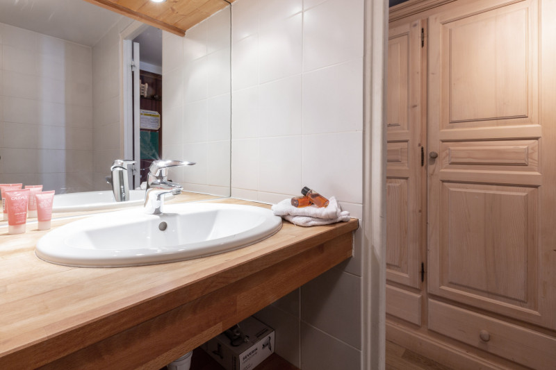 _lv_images__lot_0000150046_07_17437577