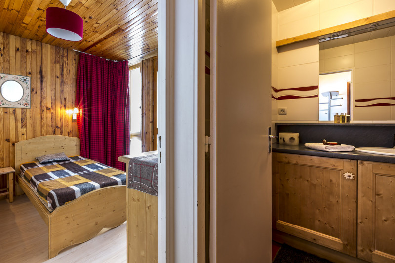 _lv_images__lot_0000180025_12_17419184 _lv_images__lot_0000180025_12_17419184