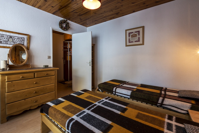 _lv_images__lot_0000180025_14_18182425 _lv_images__lot_0000180025_14_18182425