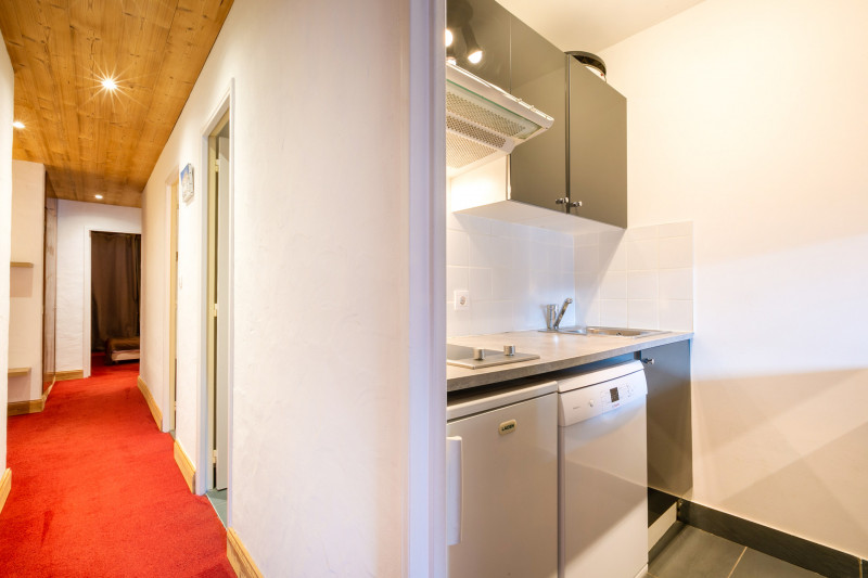 _lv_images__lot_0000200076_05_18433378