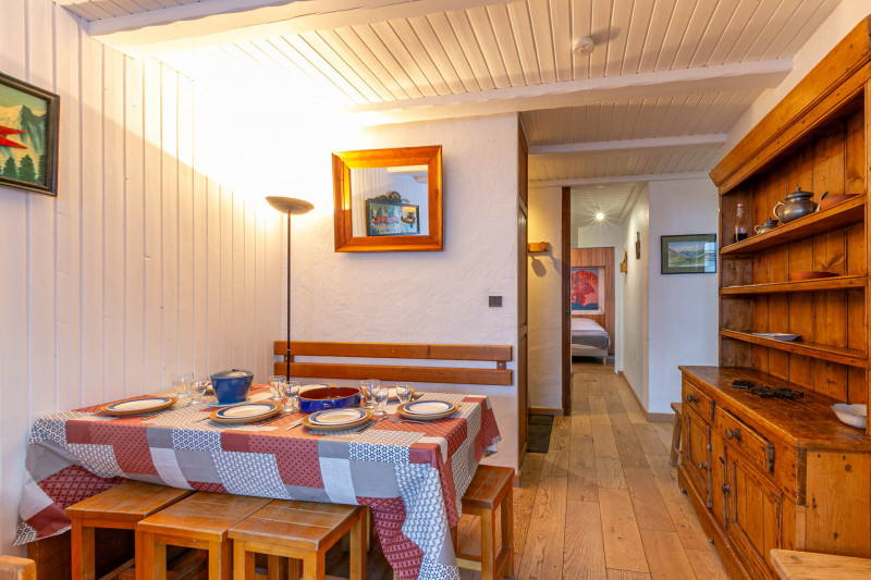 _lv_images__lot_0000200094_04_17301113