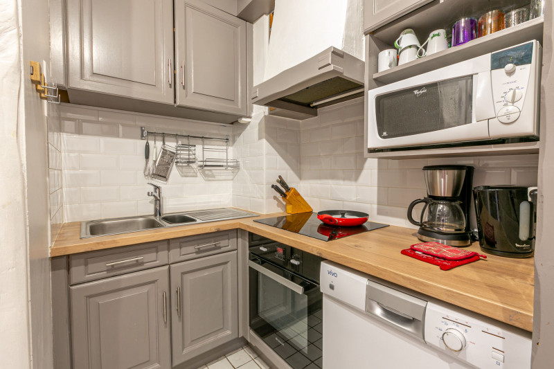 _lv_images__lot_0000200094_07_18190118