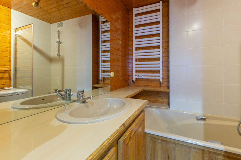 _lv_images__lot_0000200094_12_18305568 _lv_images__lot_0000200094_12_18305568