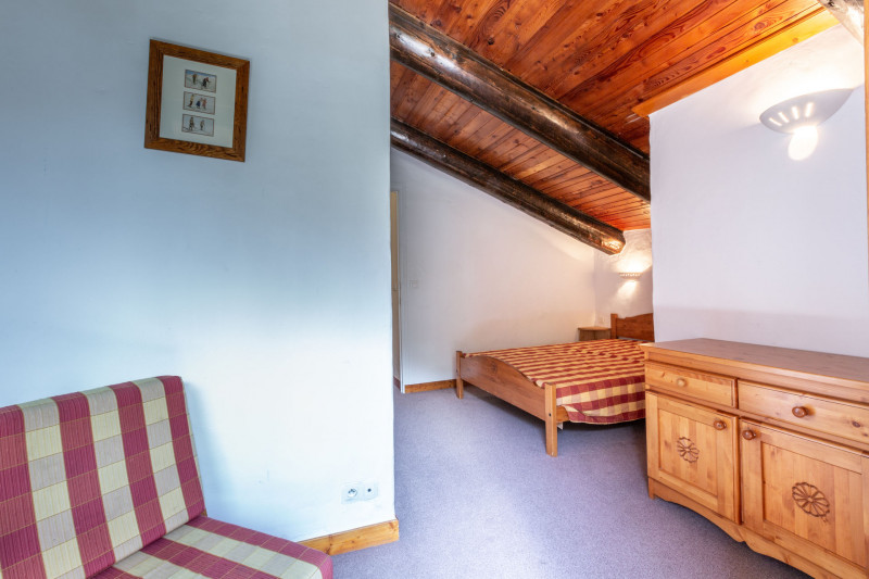 _lv_images__lot_0000210042_06_17382985 _lv_images__lot_0000210042_06_17382985