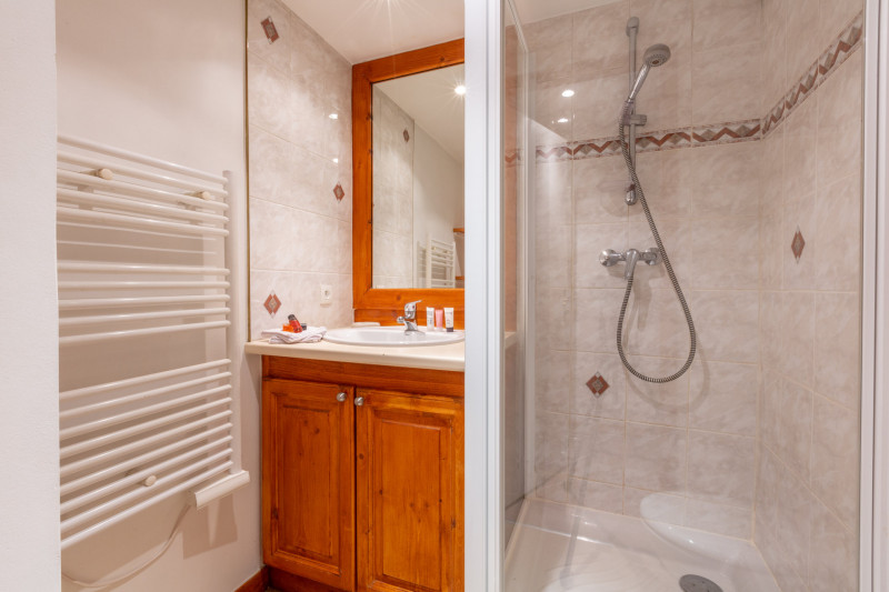 _lv_images__lot_0000210042_09_18224641