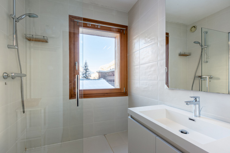 _lv_images__lot_0000220030_09_17427862