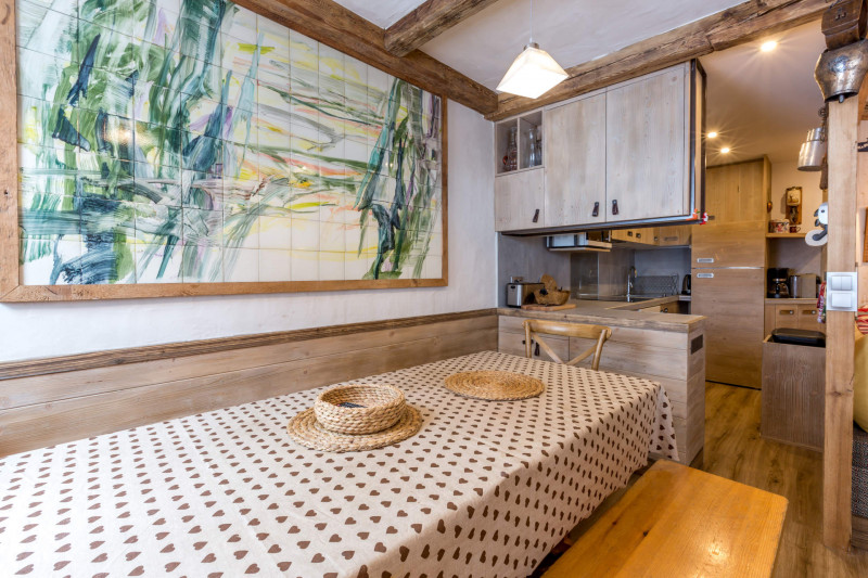 _lv_images__lot_0000230021_05_17828621