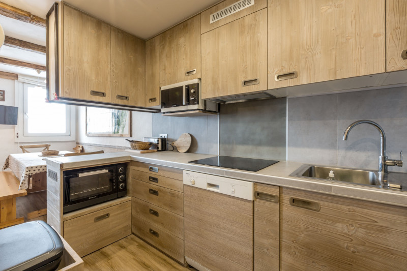 _lv_images__lot_0000230021_06_18099666