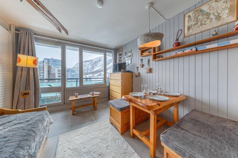 _lv_images__lot_0000240033_01_17823062