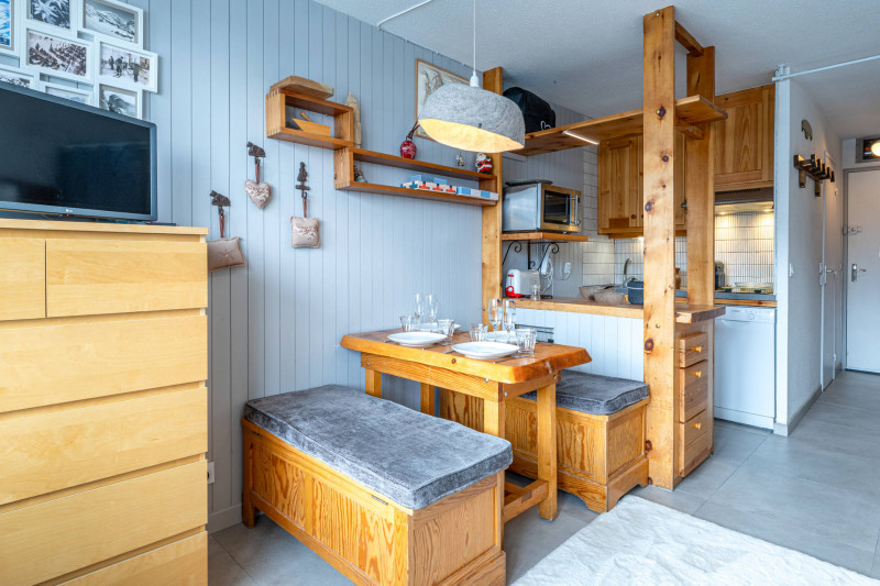 _lv_images__lot_0000240033_02_17761006