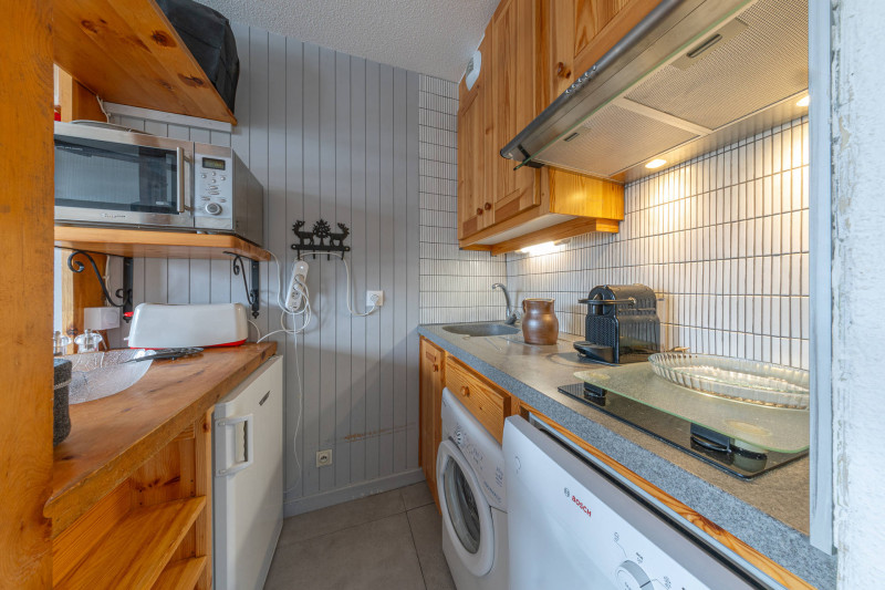 _lv_images__lot_0000240033_05_18560014