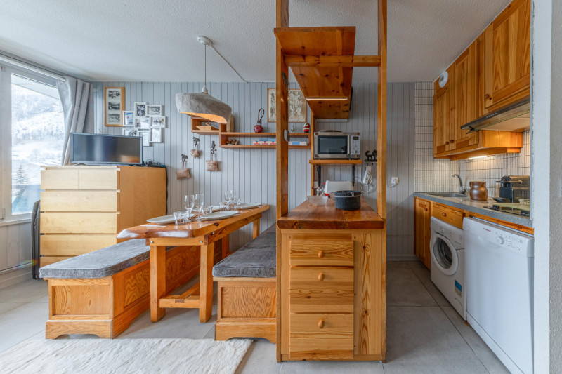 _lv_images__lot_0000240033_10_18305613