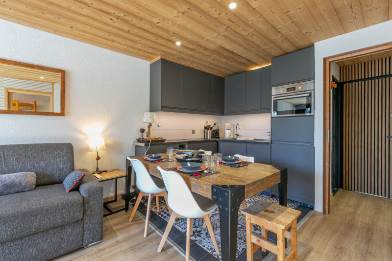 _lv_images__lot_0000240072_04_18322443