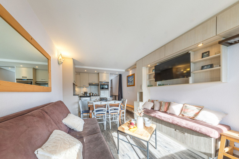 _lv_images__lot_0000240084_03_17784679 _lv_images__lot_0000240084_03_17784679