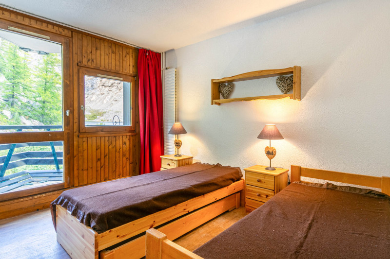 _lv_images__lot_0000240091_08_18357484