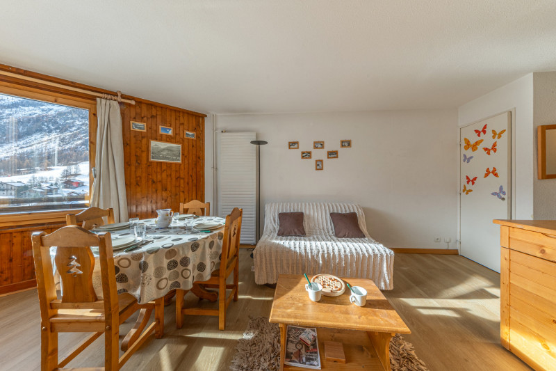 _lv_images__lot_0000240098_02_17302903