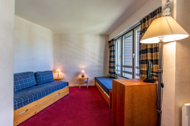 _lv_images__lot_0000250009_02_18450048