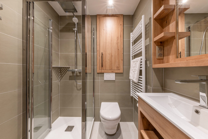 _lv_images__lot_0000250010_11_18154274