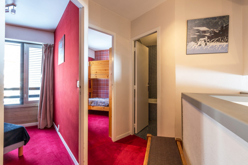 _lv_images__lot_0000250011_06_18421143