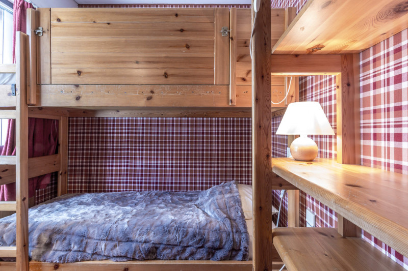 _lv_images__lot_0000250011_08_18433306