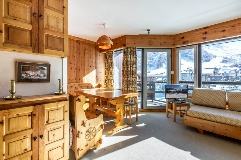 _lv_images__lot_0000250021_01_18559904